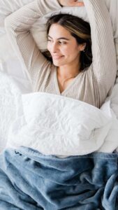 Read more about the article What are weighted blankets made of? Essential Details to buy the perfect weighted blanket