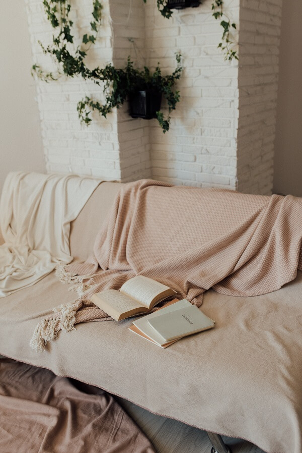 Read more about the article The 5 Best Luxury Cashmere Blankets